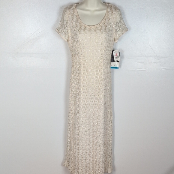 Scarlett Dresses & Skirts - Scarlett NWT Maxi Length Crochet Lace Sheath Dress